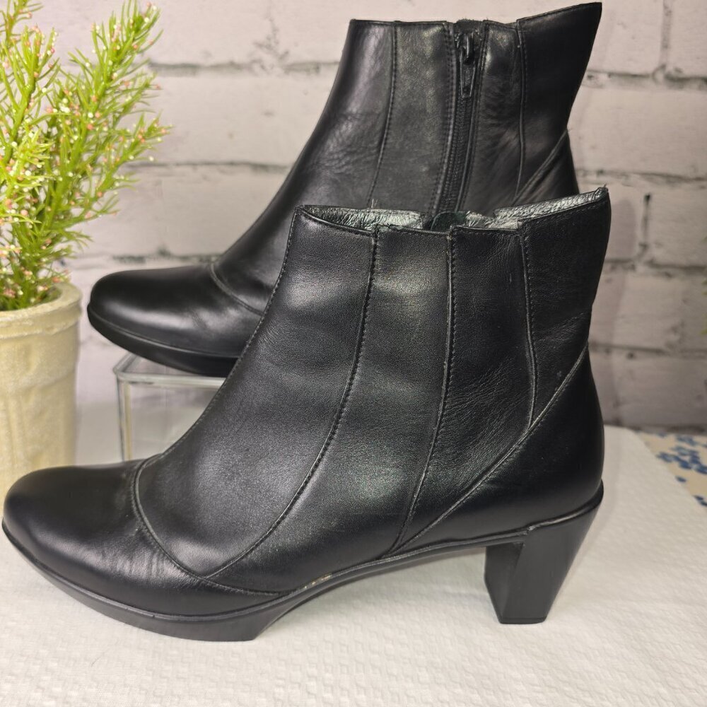 NAOT WOMENS BLACK LEATHER ANKLE BOOTS SIZE EUR 39/ US 9 LIKE NEW BLOCK HEEL